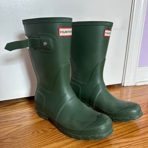 Hunter Rain Boots (short) in a matte forest green color. Size US 6/EU 37.
